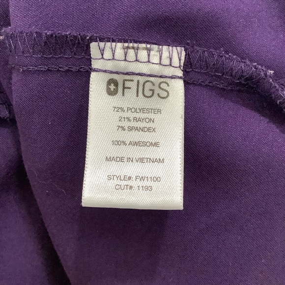 Figs Women’s Casma Three-Pocket Scrub Top - Picture 4 of 5